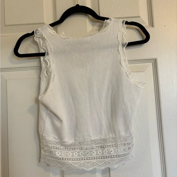 White Lace Button-Down Tank - Picture 6 of 7